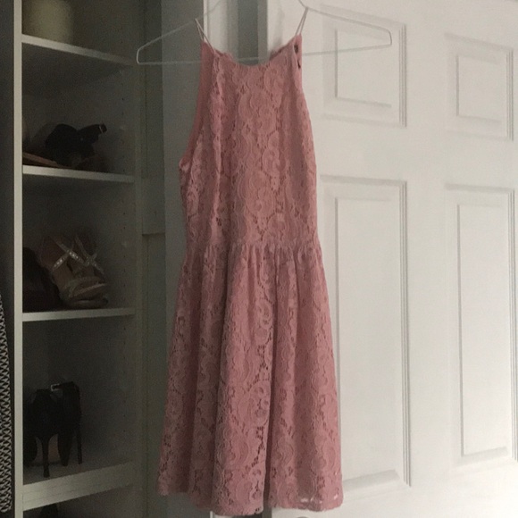 Pink lace dress - Picture 1 of 3
